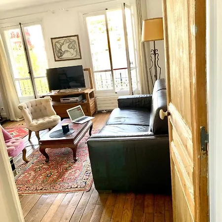 Apartament Nest In *