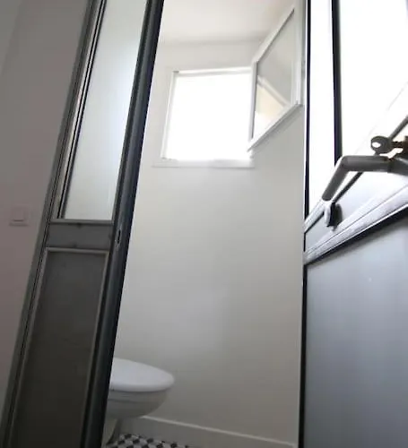 Nest In Apartment Paris