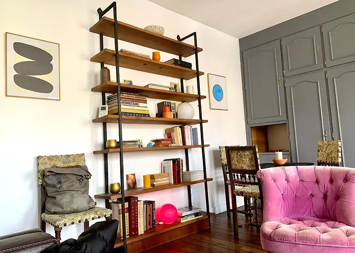 Nest In Apartment Paris