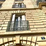 Nest In Paris